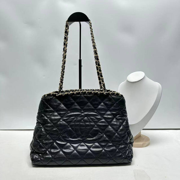 Chanel/CC Chain Me Black Tote