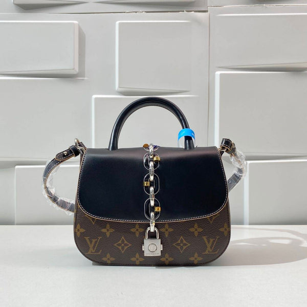 【TikTok Livestream】Louis Vuitton/ LV Chain It Monogram/Black