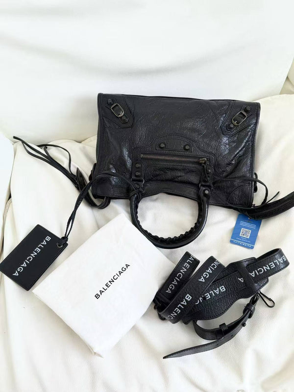 【TikTok Livestream】Balenciaga Le City Bag Medium Black