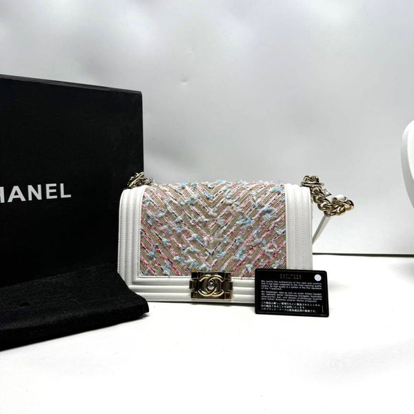 Chanel/CC Le Boy Medium White Limited Edition Crossbody Bag AMG0629