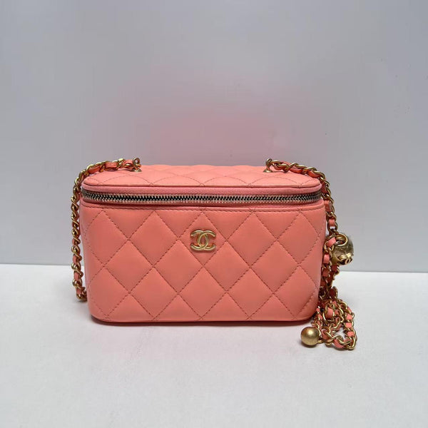 Chanel/CC Vanity Case Chain Quilted Pink