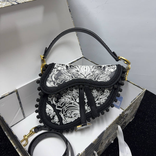 【TikTok Livestream】Dior/CD Saddle Embroidered Black CPU072