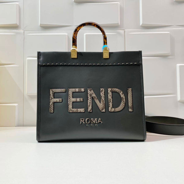 【TikTok Livestream】Fendi Sunshine Medium Plexiglass Shopper Black CPU0731