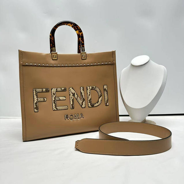 【TikTok Livestream】Fendi Sunshine Medium Plexiglass Pyth Print Shopper Beige CPU0624