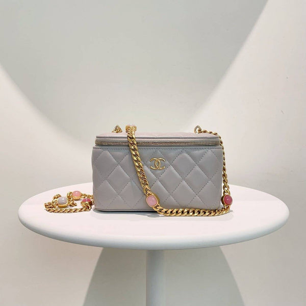 Chanel/CC Resin Quilted Vanity Case With Chain Grey 0801